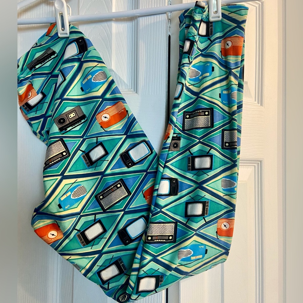 LulaRoe OS leggings - radios/tv pattern